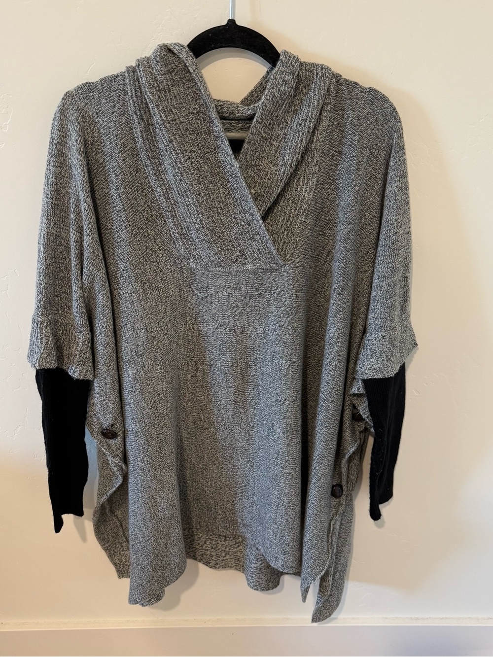 Design Lab Gray Hooded Knit Sweater Poncho Womens Medium Cozy Winter Cotton